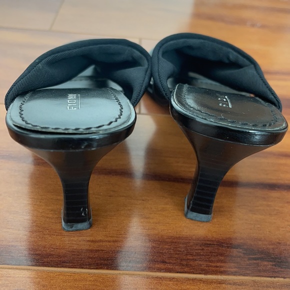 Sandals - Picture 4 of 4